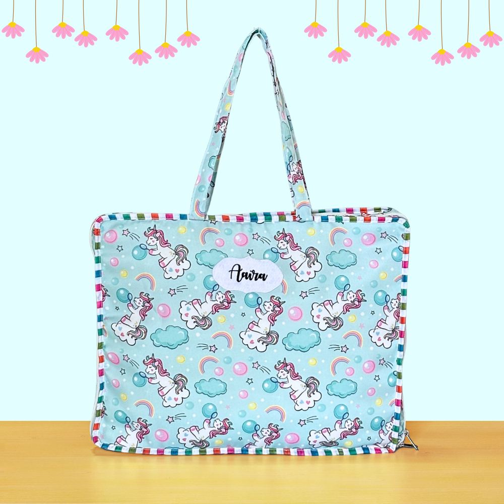 Tote bag with unicorn pattern