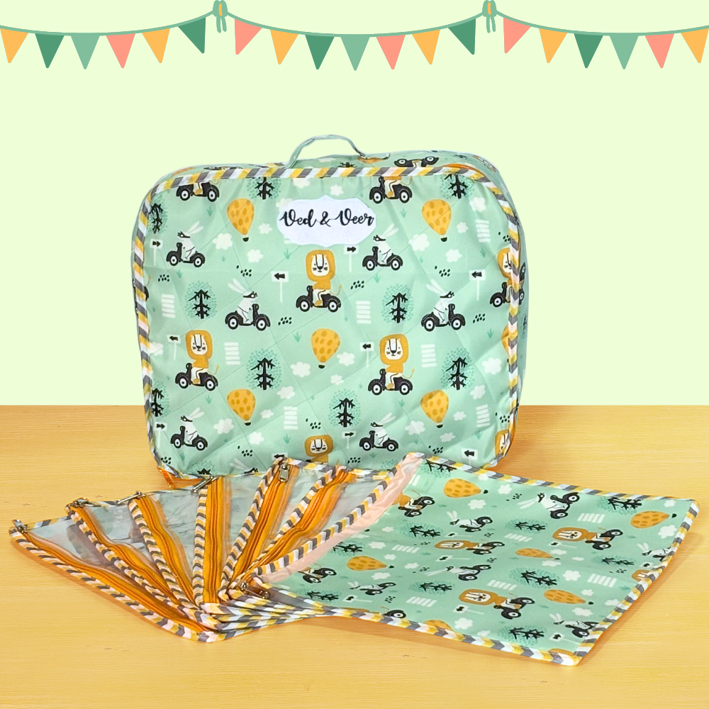 Children's seat cover with vehicle pattern