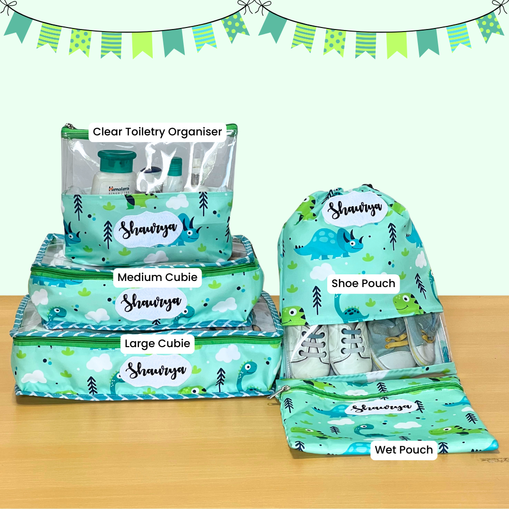 Set of green toiletry bags