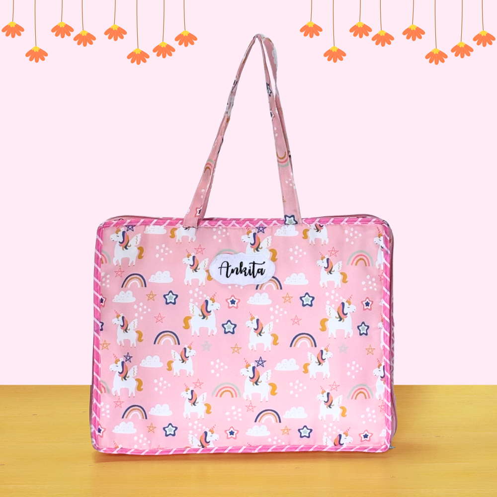 Pink tote bag with unicorn pattern